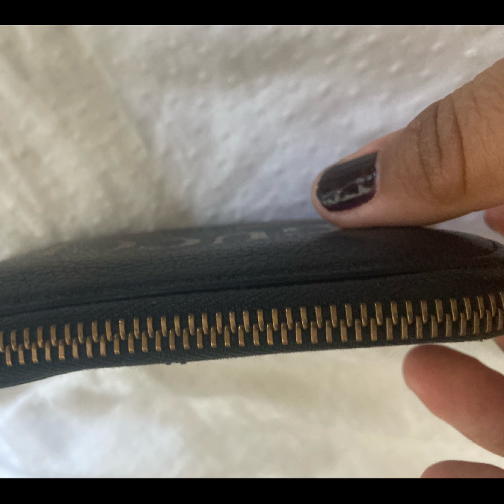 Authentic Gucci Wallet - Picture 4 of 6